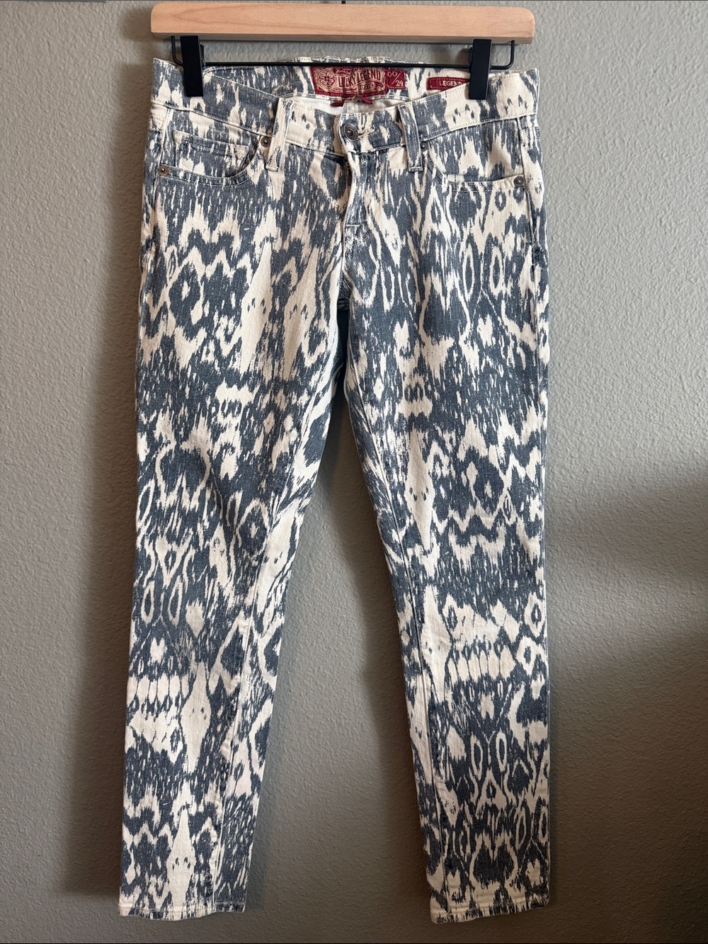 Lucky Brand Lucky Legend Low Rise Ikat Capri Jeans 00/24 USA